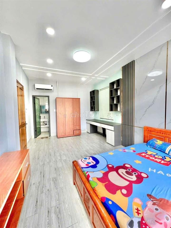 Cho thuê biệt thự full nội thất sát siêu thị Aeonmall dt 10*20m