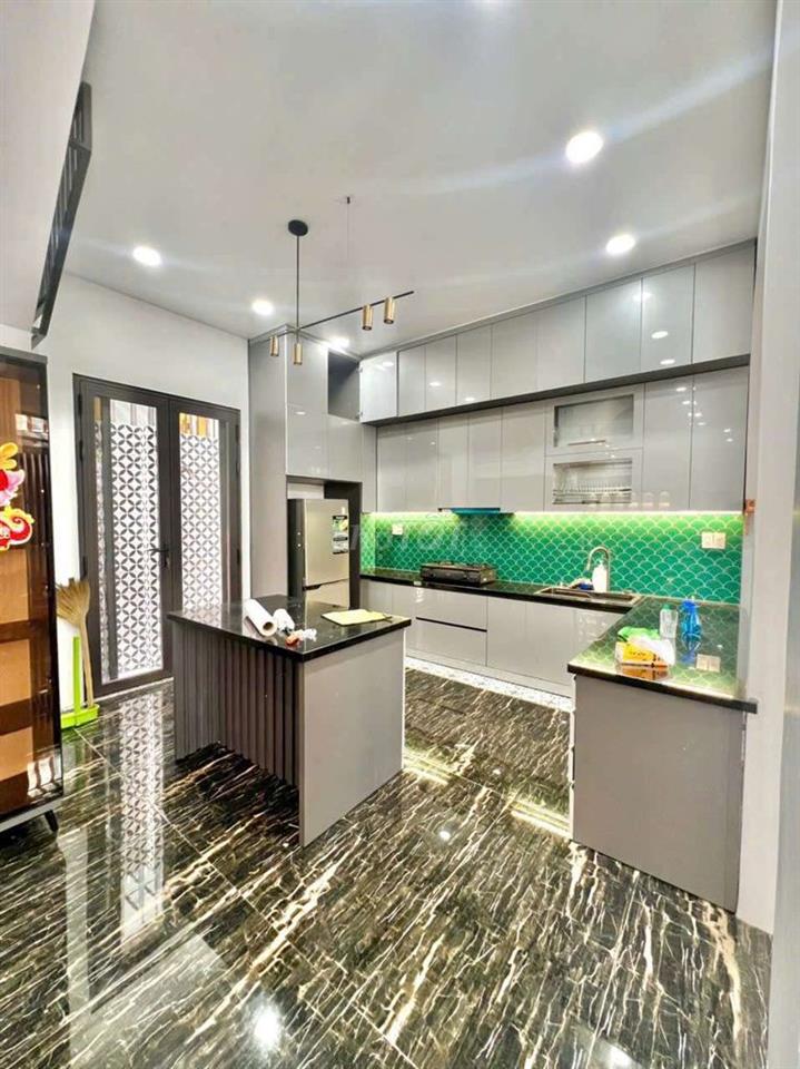 Cho thuê biệt thự full nội thất sát siêu thị Aeonmall dt 10*20m