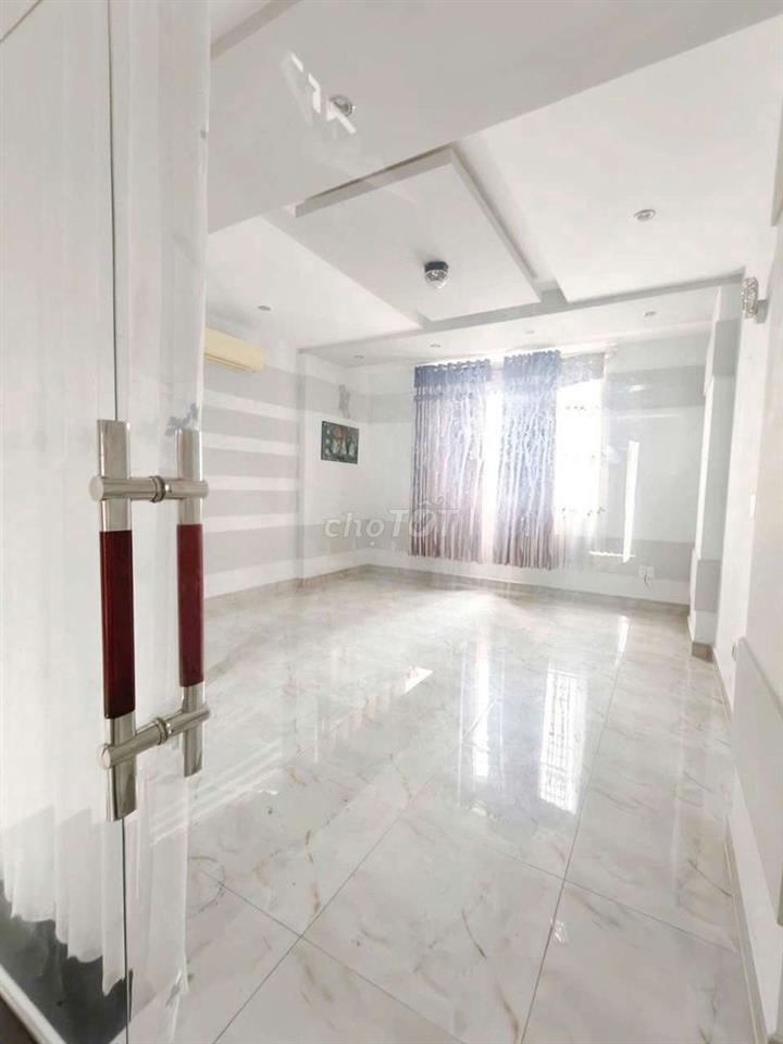 Cho thuê MTKD đường tên lửa dt 4.5*20m