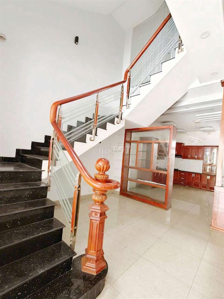 Cho thuê MTKD đường tên lửa dt 4.5*20m