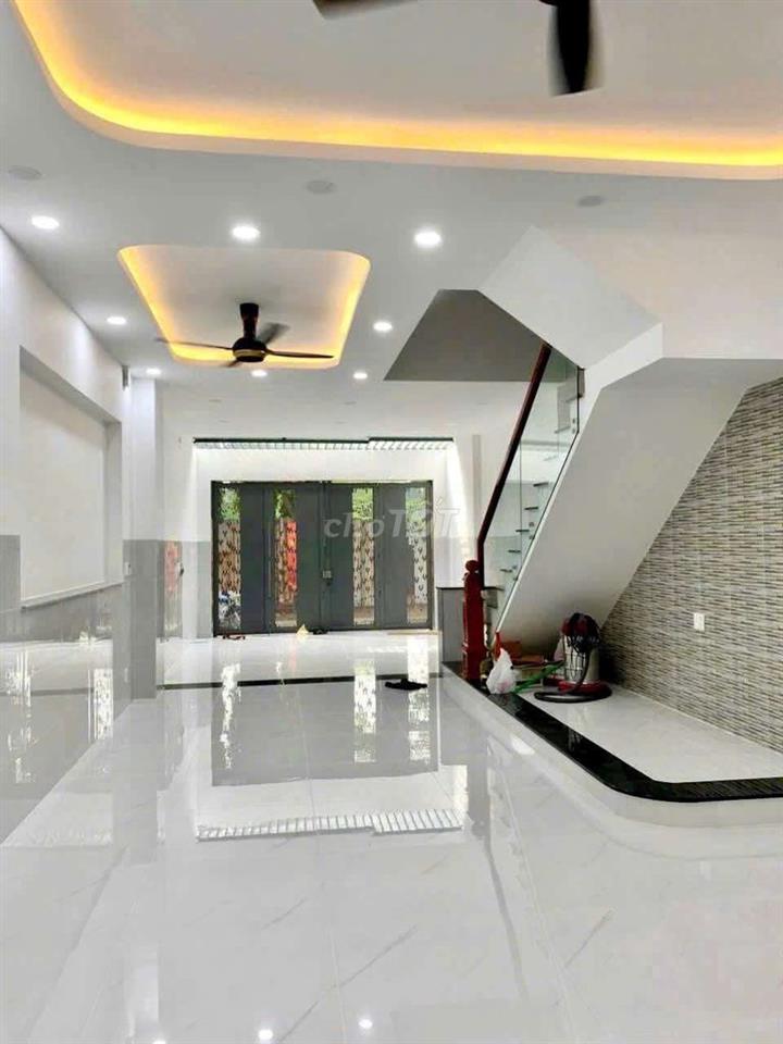Cho thuê nhà mới gần ngay siêu thị Aeonmall dt 5*20m