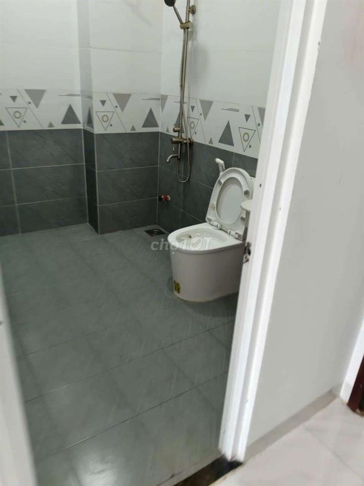 Cho thuê nội thất gần siêu thị Aeonmall dt 4*20m