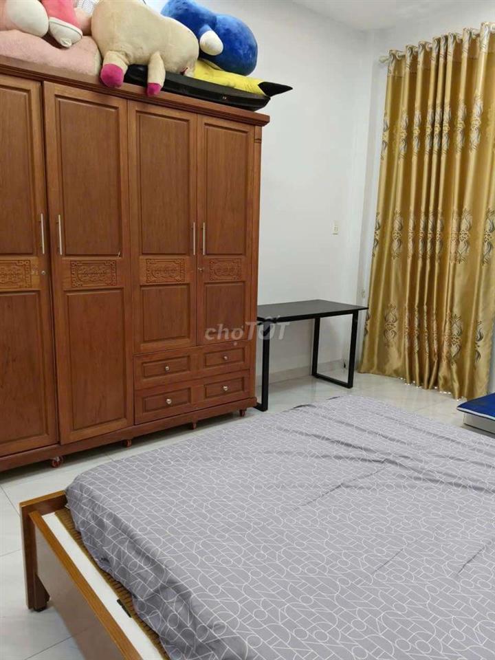 Cho thuê nội thất gần siêu thị Aeonmall dt 4*20m