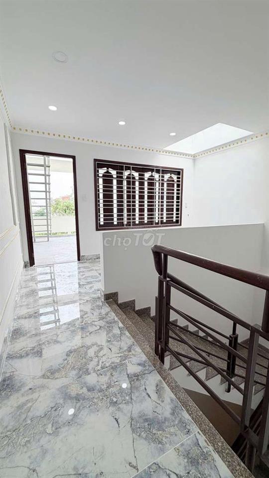Cho thuê nhà mới tinh MTNB khu tên lửa dt 4.5*20m