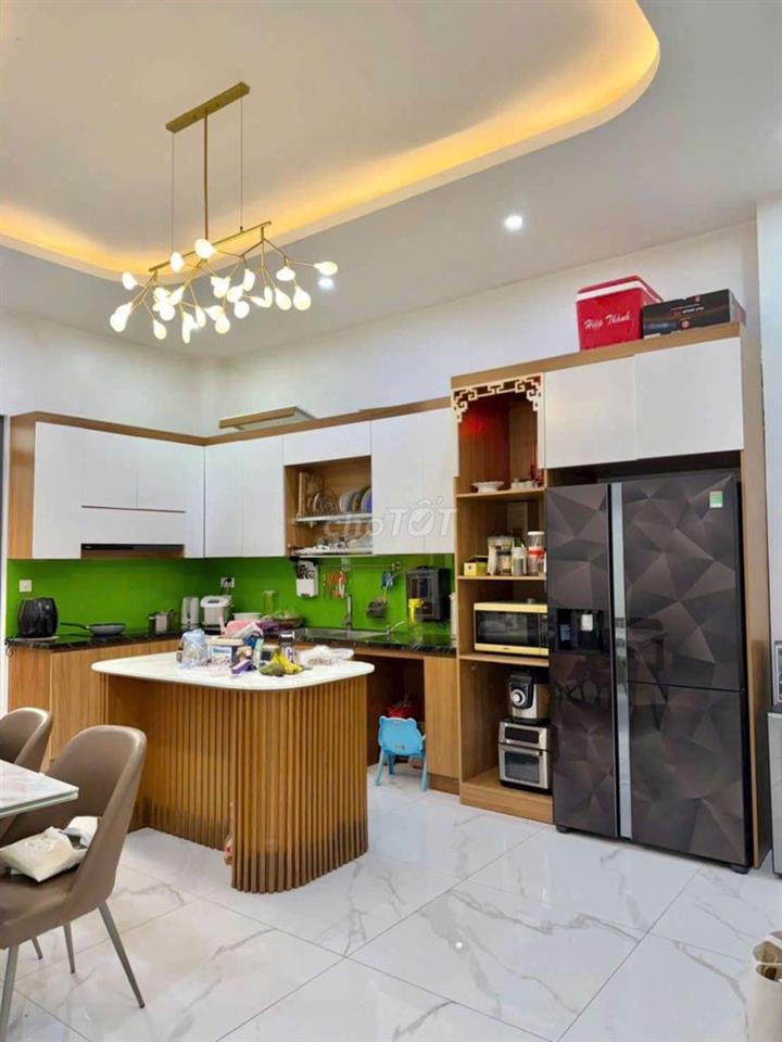 Cho thuê nhà mới đẹp full nội thất sát siêu thị Aeonmall dt 4.5*20m