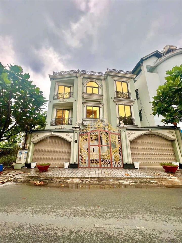 Cho thuê biệt thự full nội thất dt 12*13m