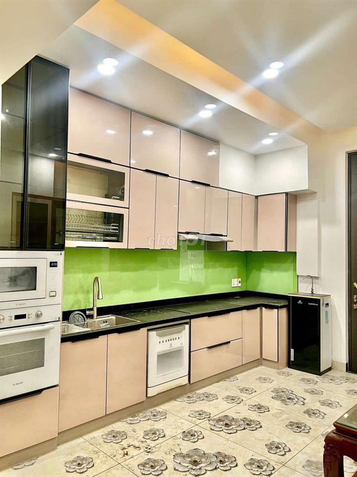 Cho thuê biệt thự full nội thất dt 12*13m