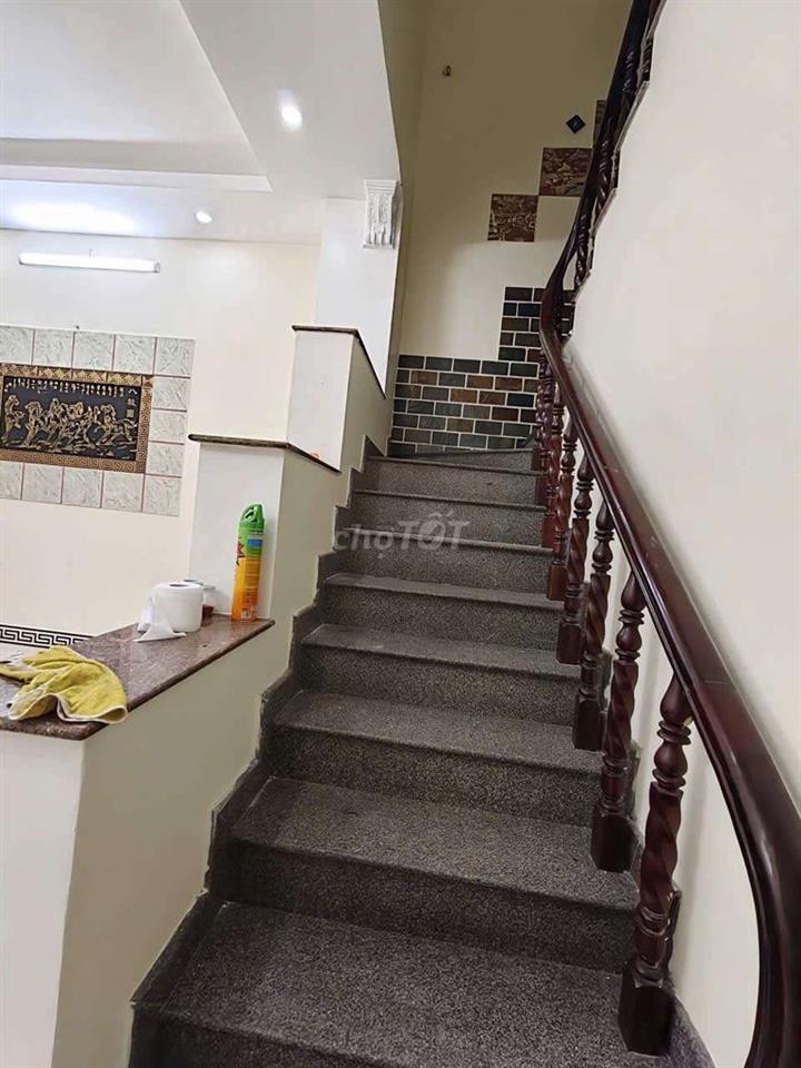 Cho thuê MTKD khu tên lửa dt 4.5*20m