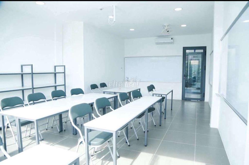 Cho thuê tòa nhà có thang máy dt 10*20m