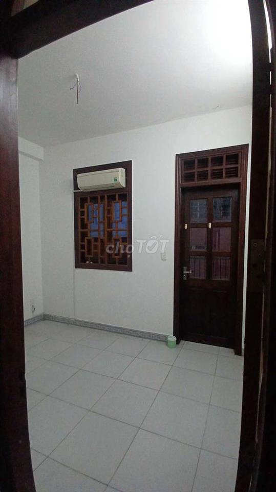 NHÀ MỚI ĐẸP Y HÌNH 1TRỆT 2 LẦU BAN CÔNG 4PN 3WC HẺM XE HƠI