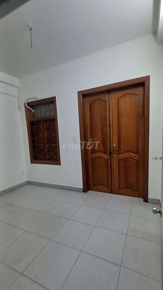 NHÀ MỚI ĐẸP Y HÌNH 1TRỆT 2 LẦU BAN CÔNG 4PN 3WC HẺM XE HƠI