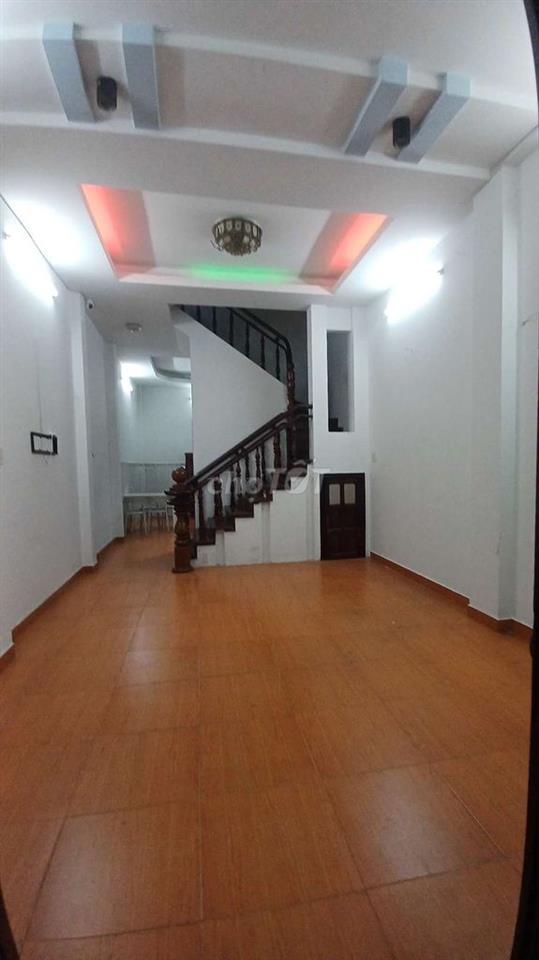 NHÀ MỚI ĐẸP Y HÌNH 1TRỆT 2 LẦU BAN CÔNG 4PN 3WC HẺM XE HƠI
