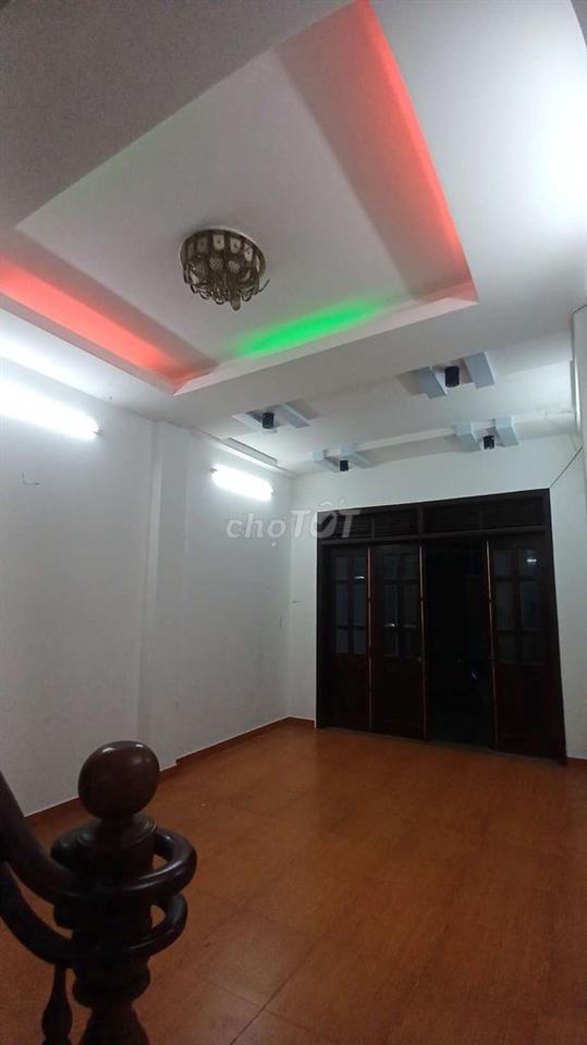 NHÀ MỚI ĐẸP Y HÌNH 1TRỆT 2 LẦU BAN CÔNG 4PN 3WC HẺM XE HƠI