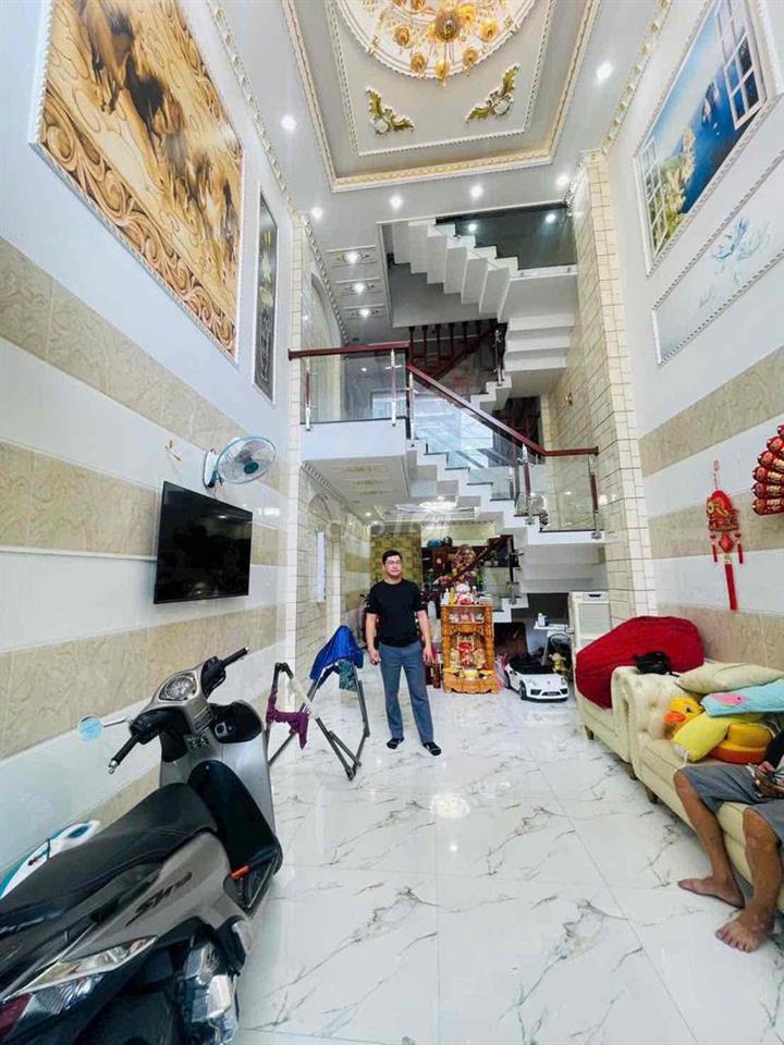 NHÀ CHO THUÊ MẶT TIỀN LÊ VĂN QUỚI