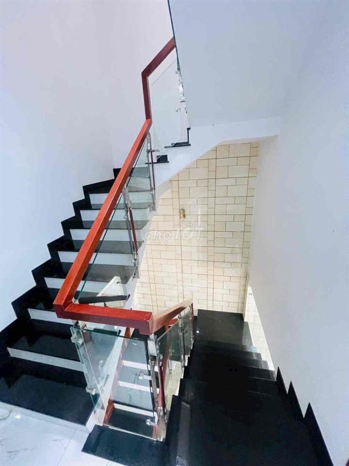 NHÀ CHO THUÊ MẶT TIỀN LÊ VĂN QUỚI
