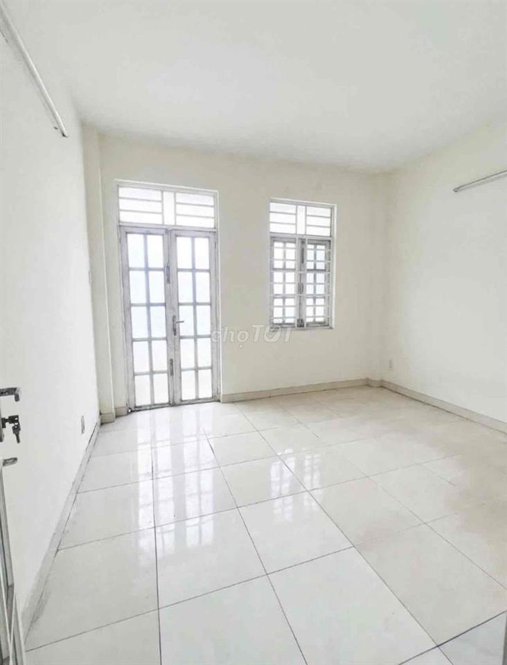 CHÍNH CHỦ CHO THUÊ 2 CĂN MẶT TIỀN, KHU Y TẾ KỸ THUẬT CAO, Gần Eon Binh