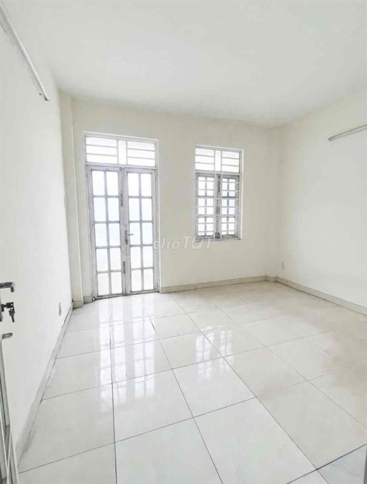 CHÍNH CHỦ CHO THUÊ 2 CĂN MẶT TIỀN, KHU Y TẾ KỸ THUẬT CAO, Gần Eon Binh