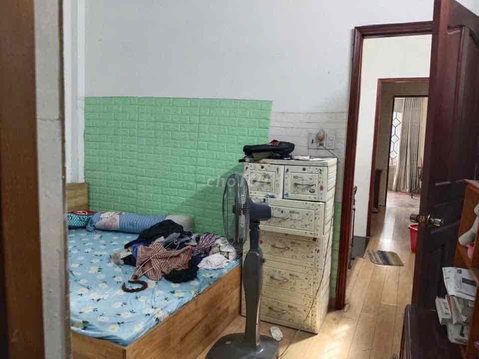 Chính cho thuê nhà, Phạm Đăng Giảng, Bình Tân