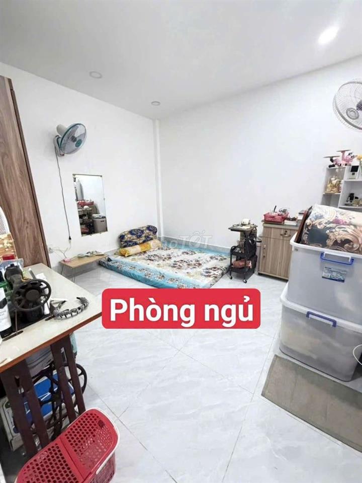 NHÀ ĐẸP LÝ THƯỜNG KIỆT 15TR, 6PN, NGAY CHỢ ÔNG ĐỊA