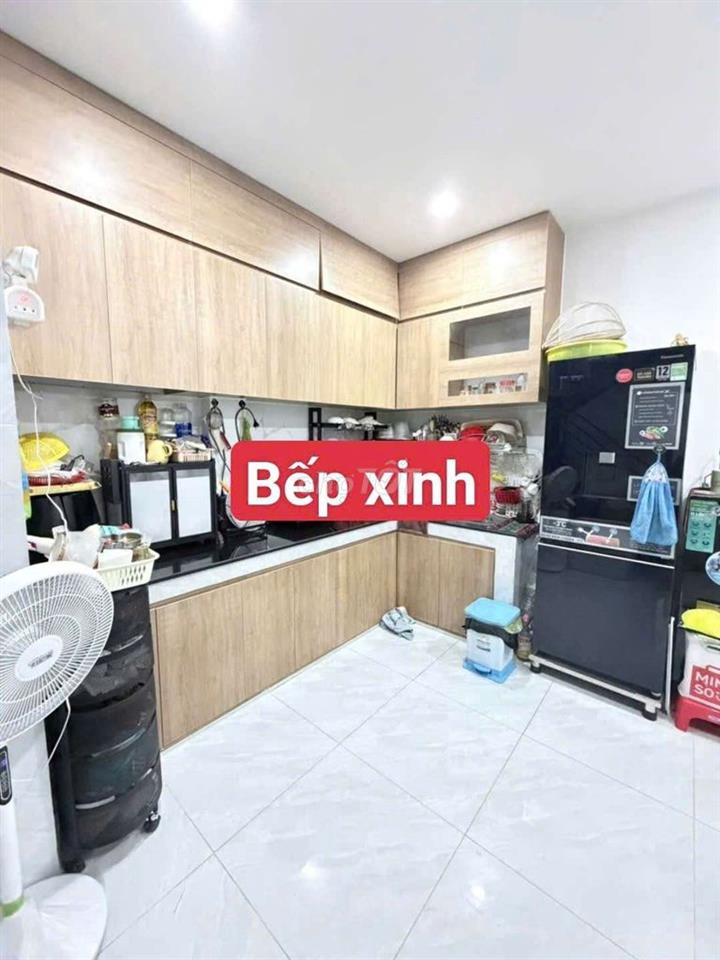 NHÀ ĐẸP LÝ THƯỜNG KIỆT 15TR, 6PN, NGAY CHỢ ÔNG ĐỊA