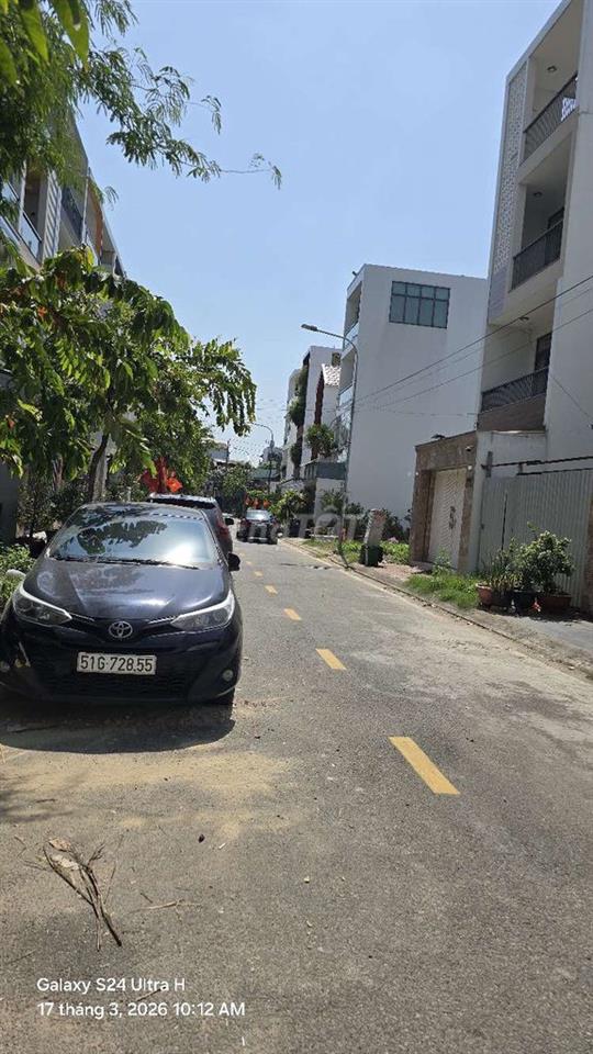 CCBán nhà phố 1trệt 3lầu 5pn 5wc 1bếp Có than máy