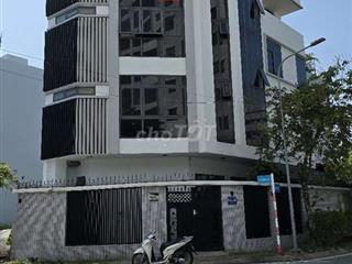 CCBán nhà phố 1trệt 3lầu 5pn 5wc 1bếp Có than máy