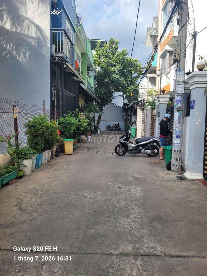 👍Cần Bán Gấp nhà cấp 4 nhà sổ hồng DT 4X17 Hẽm otô