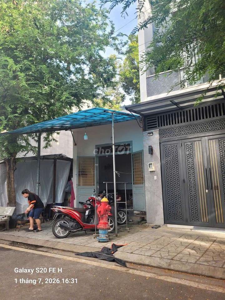 👍Cần Bán Gấp nhà cấp 4 nhà sổ hồng DT 4X17 Hẽm otô