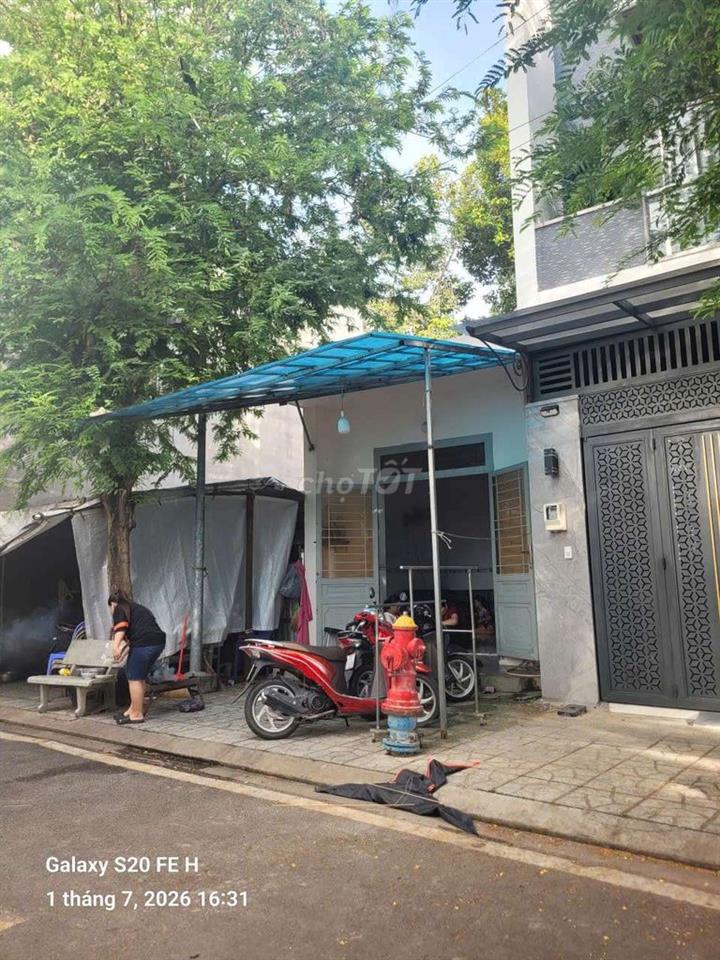 👍Cần Bán Gấp nhà cấp 4 nhà sổ hồng DT 4X17 Hẽm otô