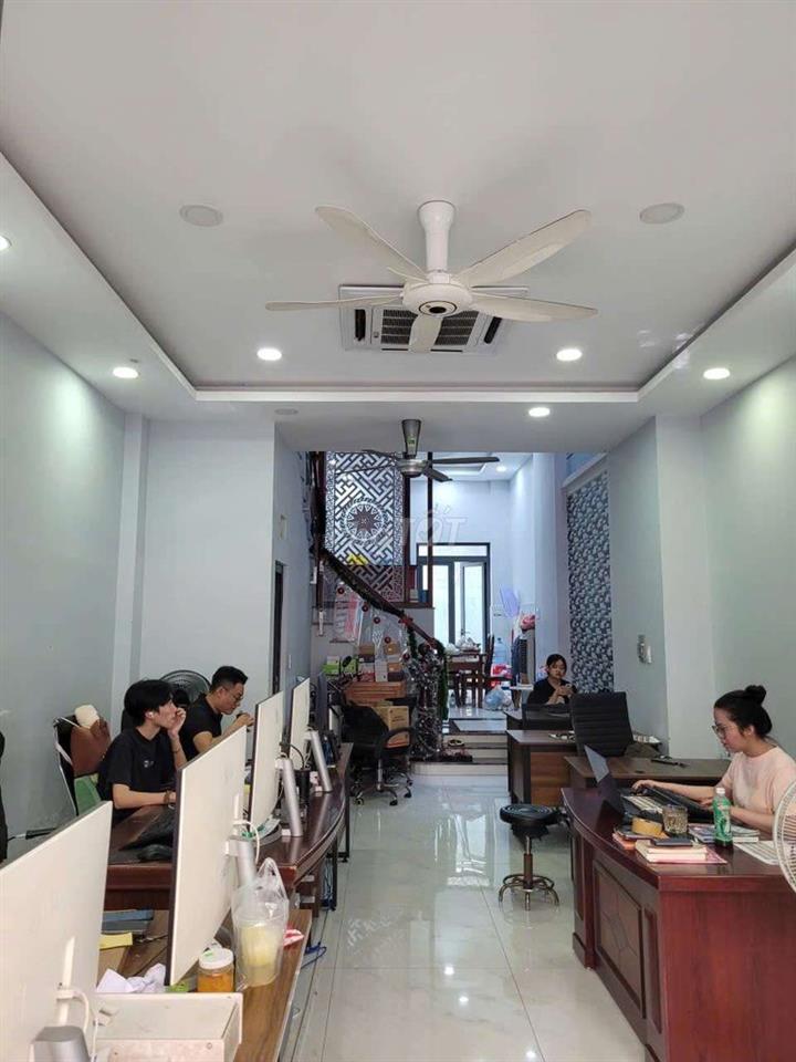 👉Cho thuê nhà 1trệt 3lầu 6pn 6wc 1bếp DT 4,5X20 Nhà Mặt tiền kinh Doan