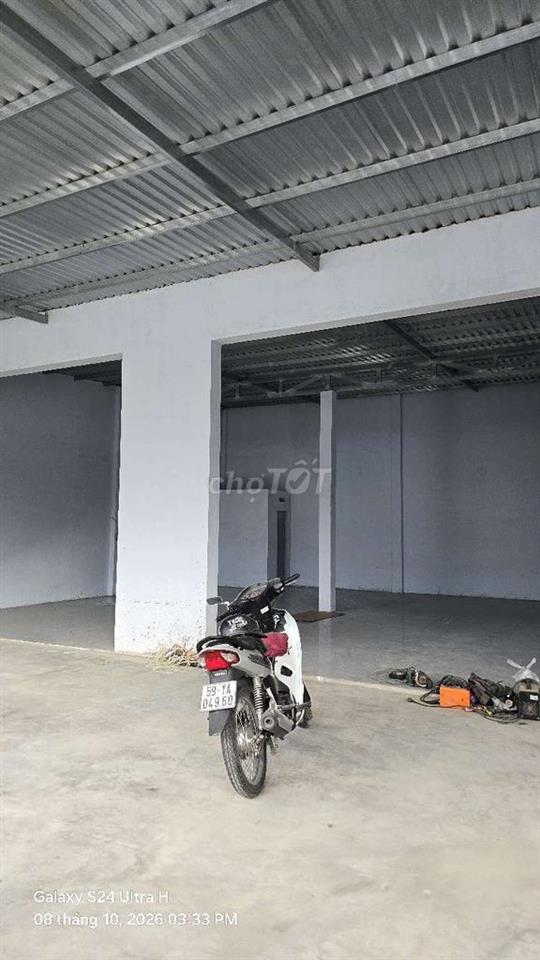 🧣Cho thuê xưởng DT 10X18 Tổng 180m Đường xe Tải lớn