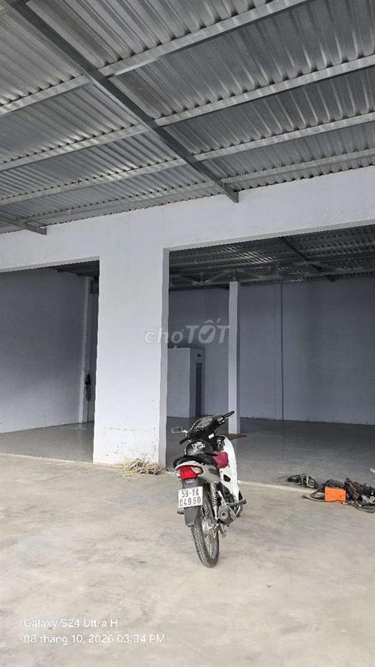 🧣Cho thuê xưởng DT 10X18 Tổng 180m Đường xe Tải lớn