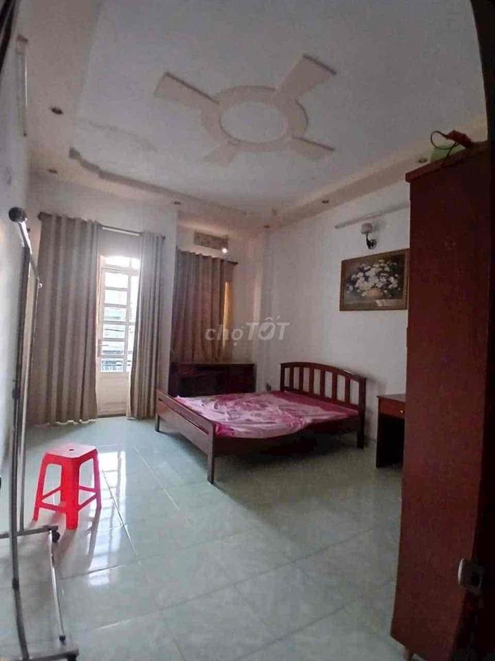 Cho thuê nhà: 8 triệu/tháng 3 phòng ngủ hẻm 6m có nội thất