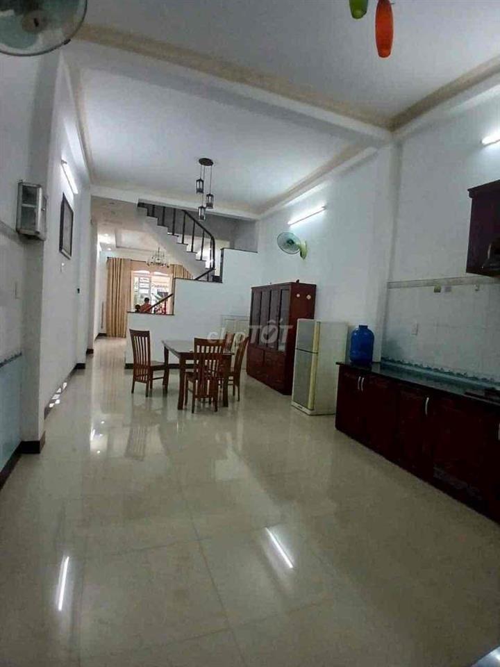 Cho thuê nhà: 8 triệu/tháng 3 phòng ngủ hẻm 6m có nội thất