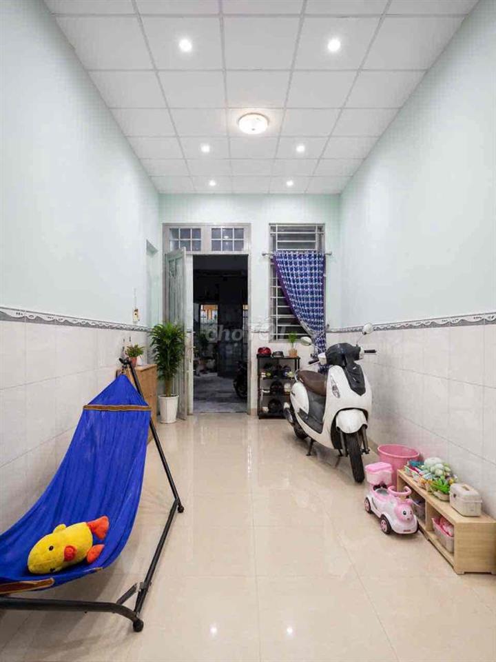 Nhà bán 2 tầng (3m x 11m) công nhận 56m2 gần đại học công thương