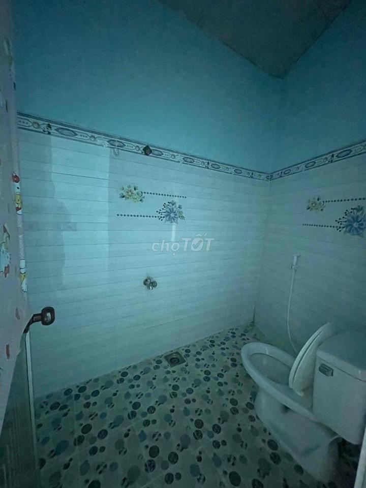 Nhà thuê 6,5 triệu 2 tầng 3 phòng ngủ 2 vệ sinh liên khu 4-5