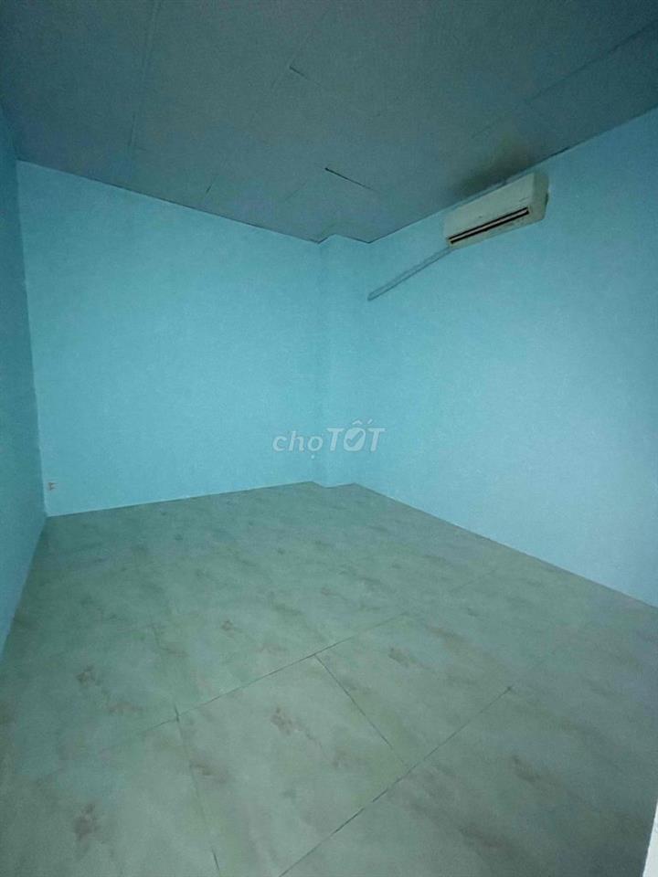 Nhà thuê 6,5 triệu 2 tầng 3 phòng ngủ 2 vệ sinh liên khu 4-5