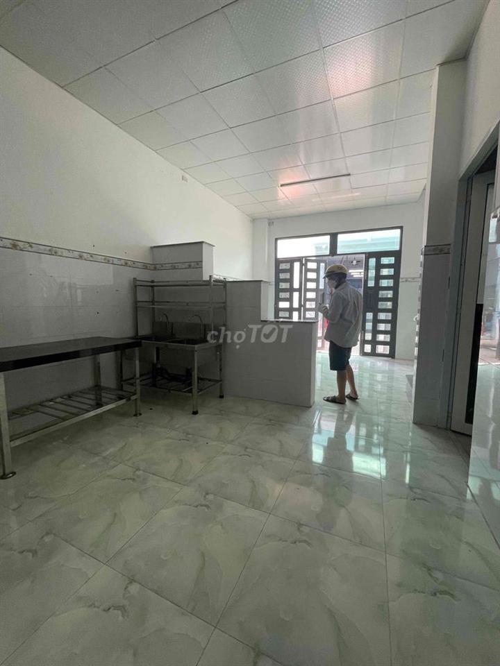 Nhà thuê 6,5 triệu 2 tầng 3 phòng ngủ 2 vệ sinh liên khu 4-5