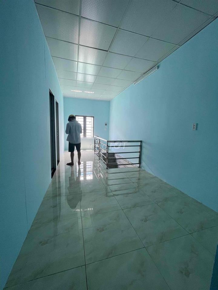 Nhà thuê 6,5 triệu 2 tầng 3 phòng ngủ 2 vệ sinh liên khu 4-5