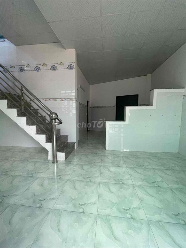 Nhà thuê 6,5 triệu 2 tầng 3 phòng ngủ 2 vệ sinh liên khu 4-5