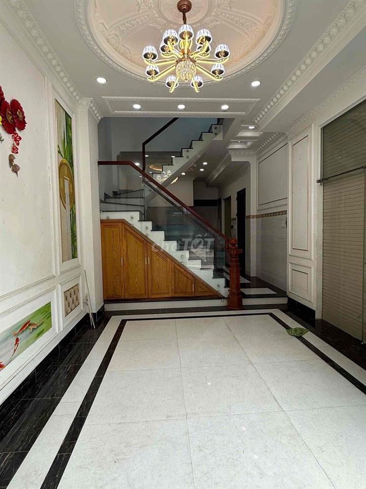 Cho thuê nhà 12 triệu 4 phòng ngủ 5 vệ sinh đường 6m thông