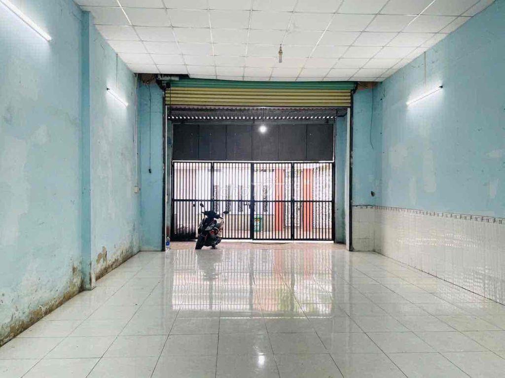 Cho thuê nhà (5m x 20m) có 3 phòng ngủ trệt trống suốt hẻm ô tô 6m