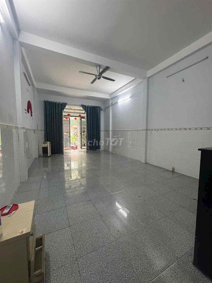 Nhà phù hợp ở , và mở cty