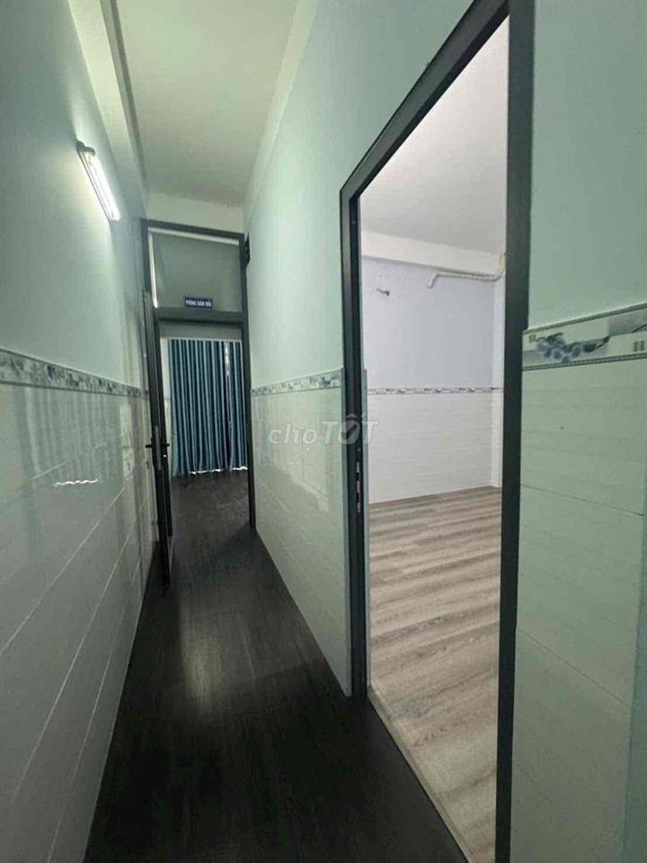 Nhà phù hợp ở , và mở cty