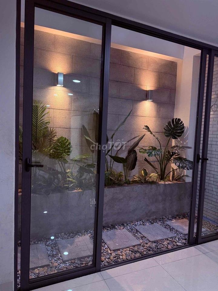 Nhà phố siêu đẹp, phù hợp mở cty văn phòng , spa