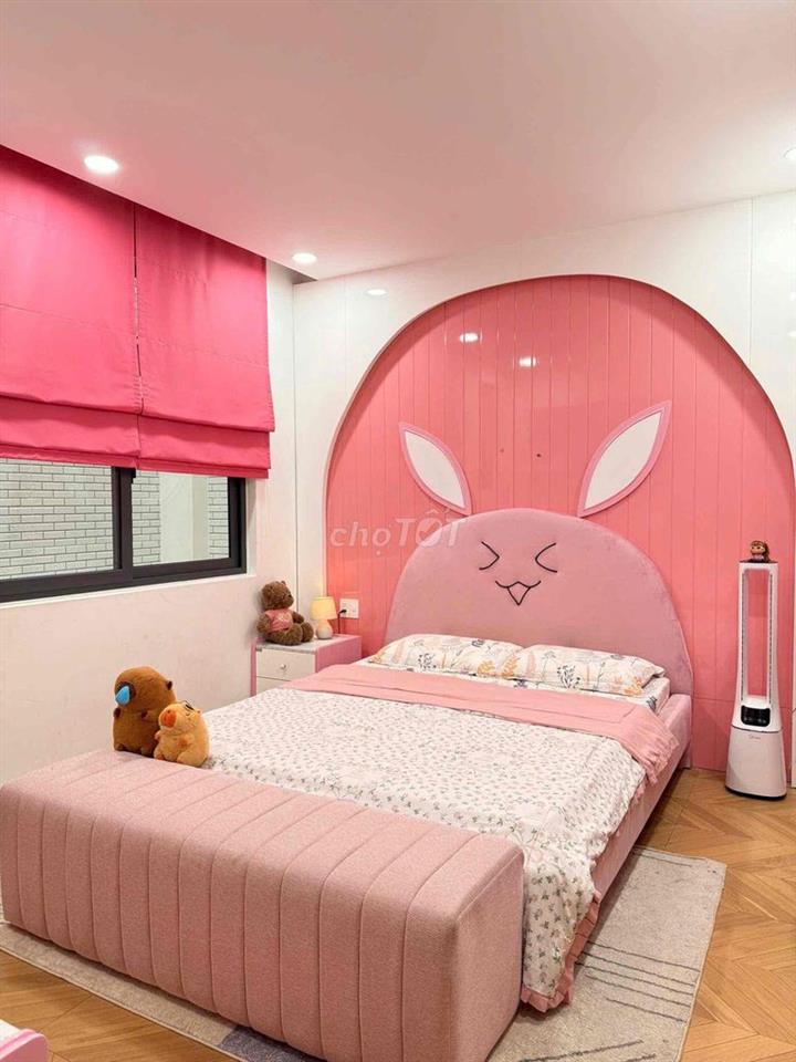 Nhà phố siêu đẹp, phù hợp mở cty văn phòng , spa