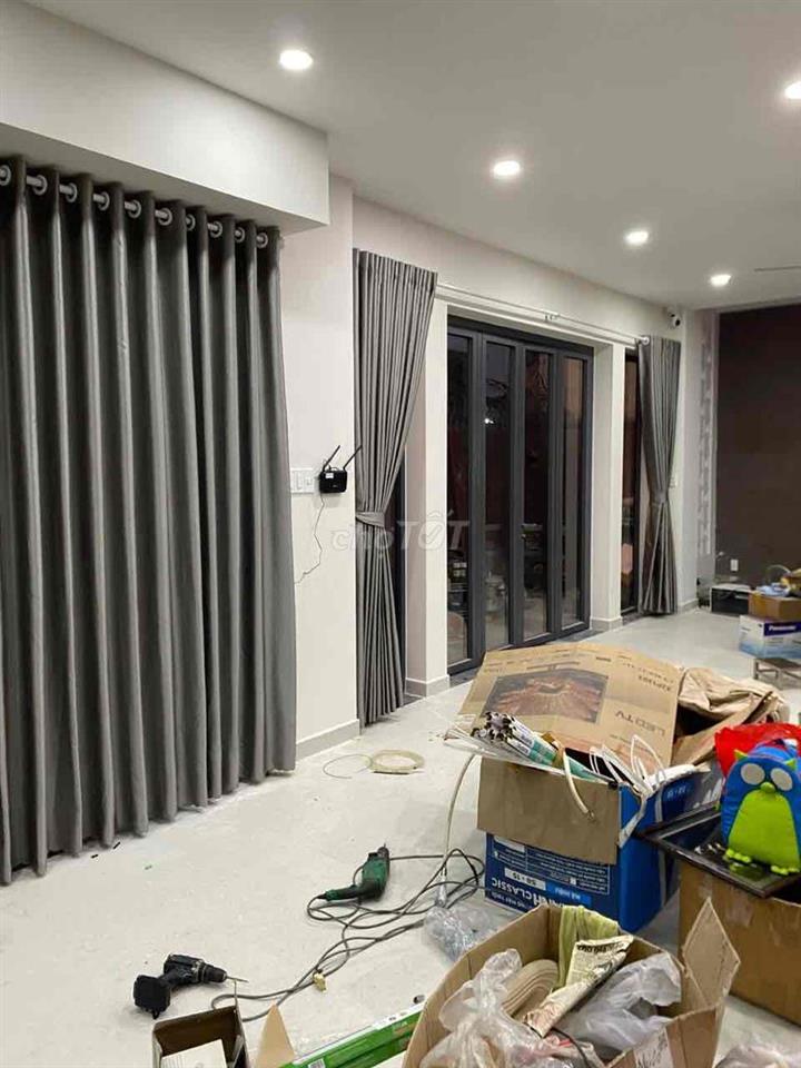 Cho thuê nguyên căn biệt thự 300m2
