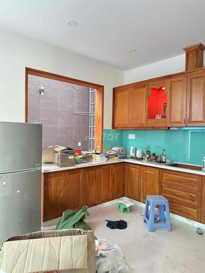 Cho thuê nguyên căn biệt thự 300m2
