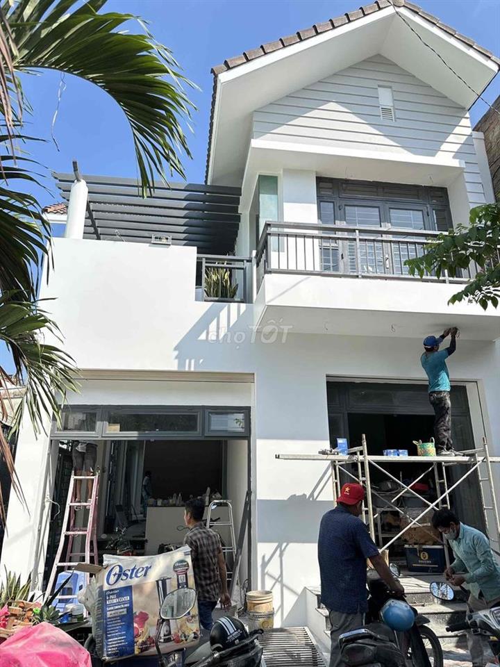 Cho thuê nguyên căn biệt thự 300m2
