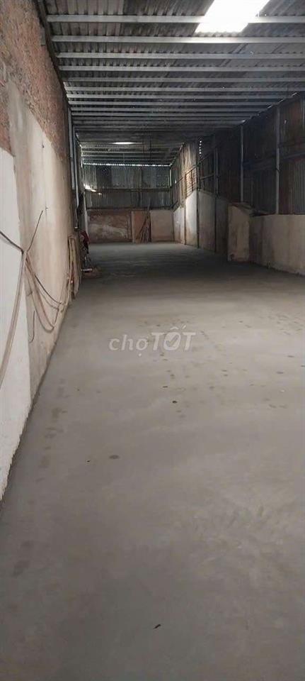 cho thuê kho diện tích 240m2 giá 11triệu trên tháng